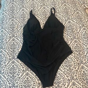 XL Cupshe 1 piece black swimsuit